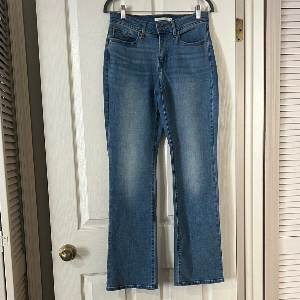Levi's Women's Mid Blue Jeans